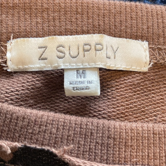 Z Supply Brown Leopard Print Split Hem Crewneck
Sweater size medium - Picture 4 of 4